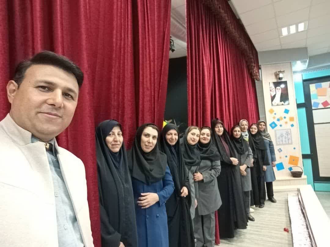 پیش دبستانی و دبستان غیردولتی گلهای کوثر